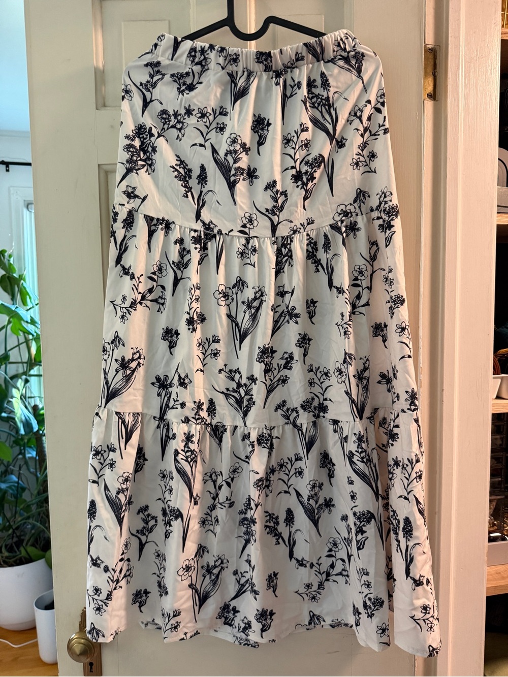White Floral Tiered Maxi Skirt Size S